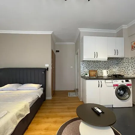 Golden Arrow Suits Ortakoey Aparthotel