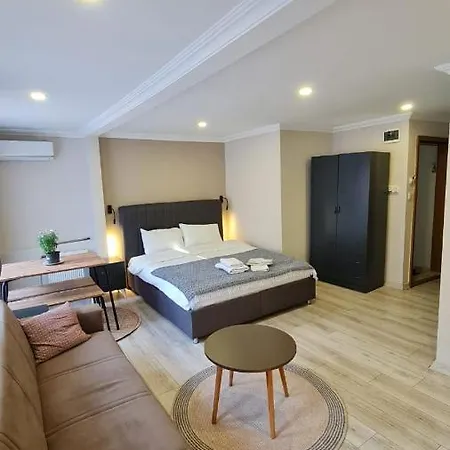 Golden Arrow Suits Ortakoey Hotel